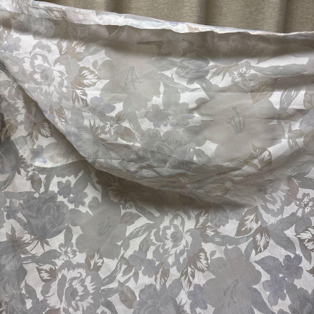 YSL フリル付き花柄エプロン