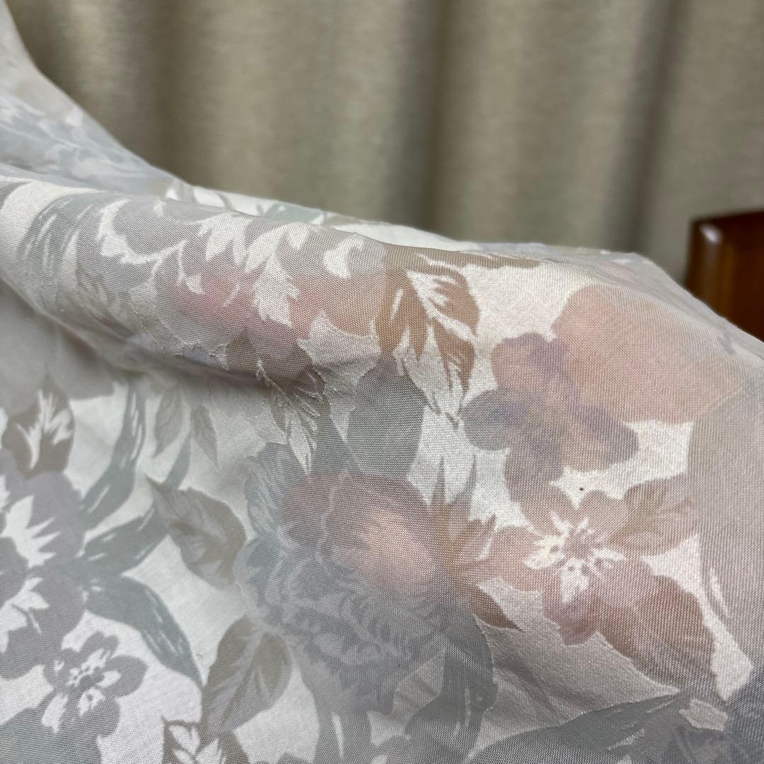 YSL フリル付き花柄エプロン