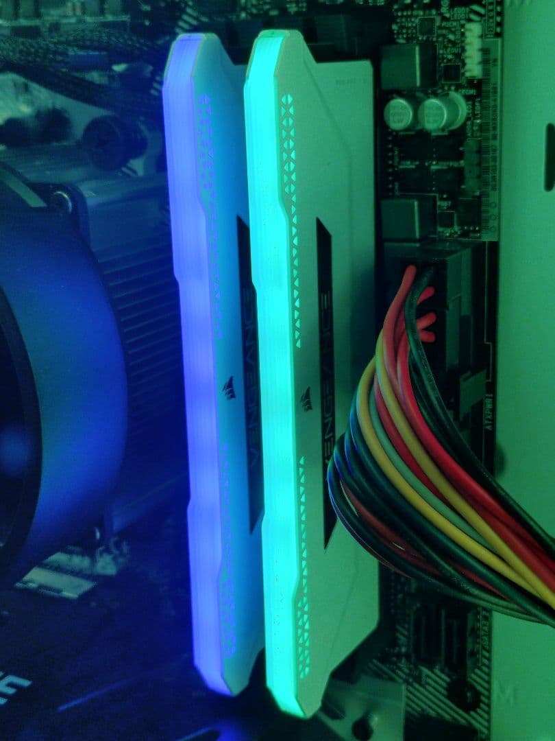 CORSAIR DDR4-3200 8GB×2 白 RGB