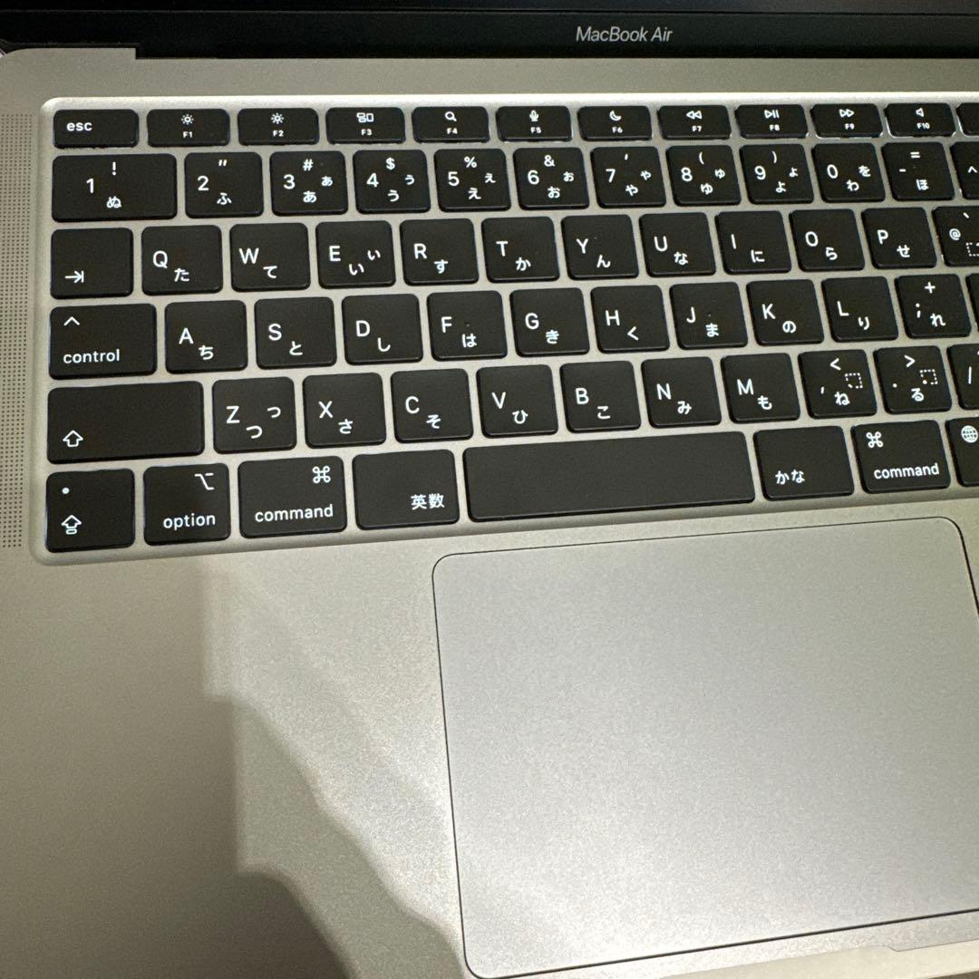 【ほぼ新品】MacBook Air スペースグレイM1 8GB256 充放電5回