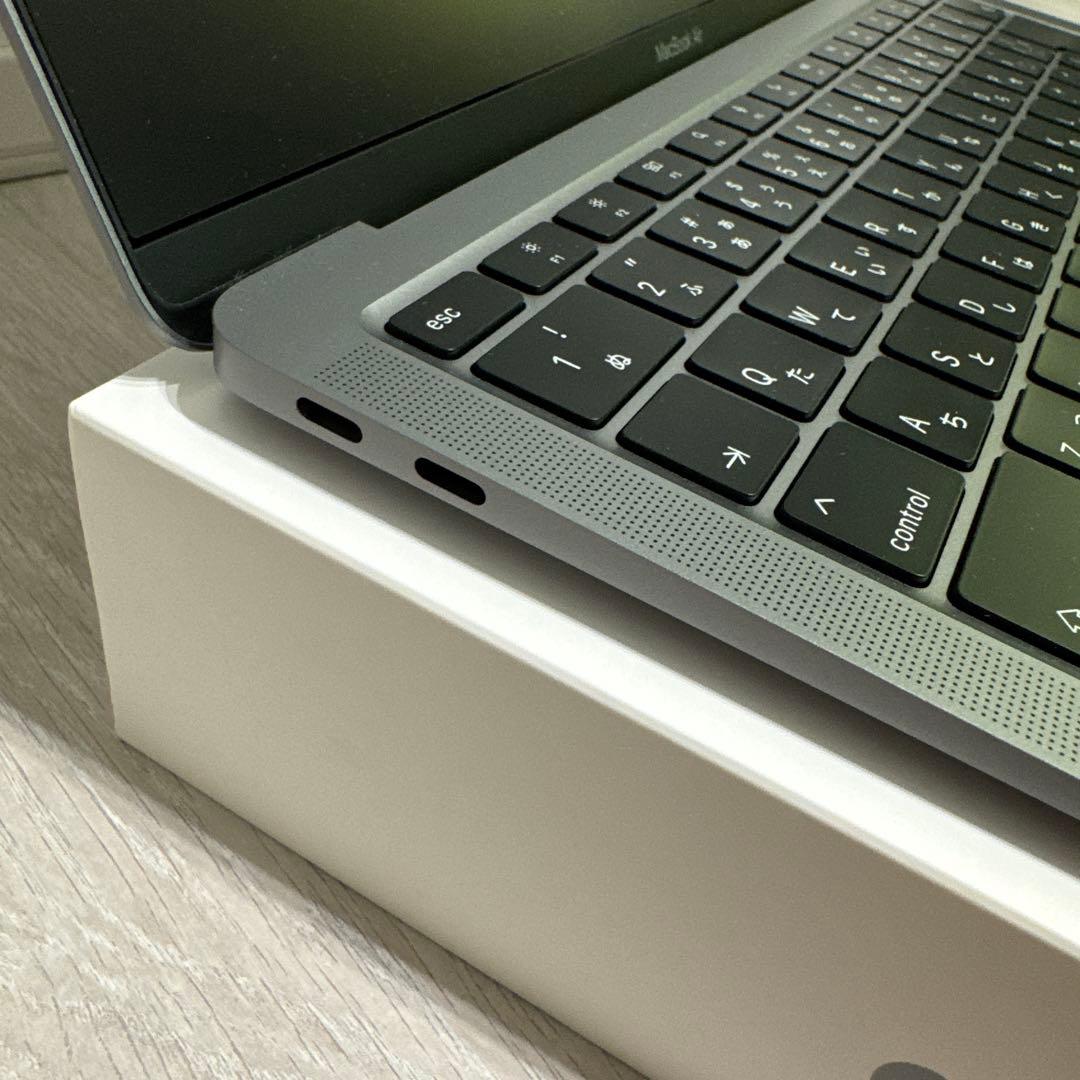 【ほぼ新品】MacBook Air スペースグレイM1 8GB256 充放電5回