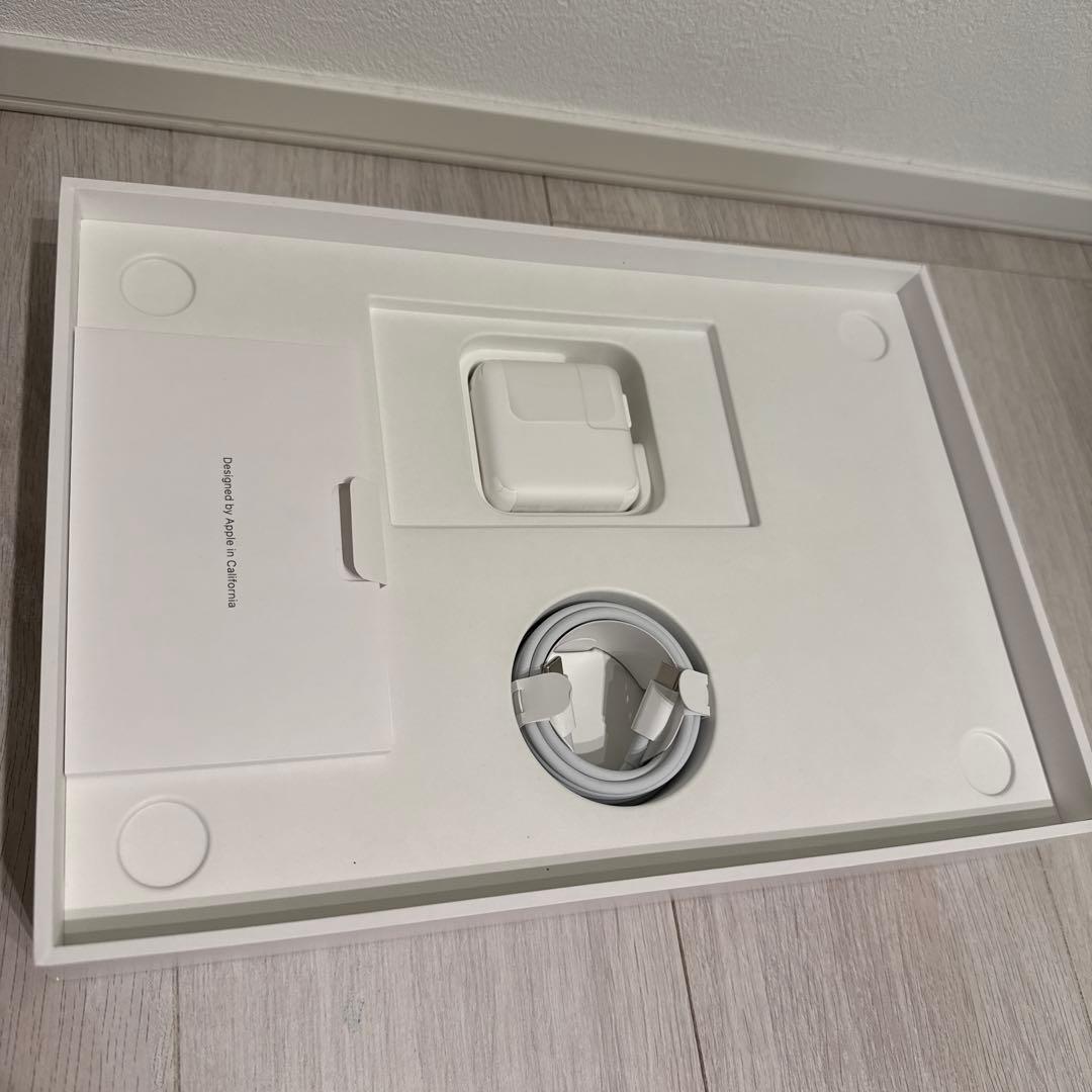 【ほぼ新品】MacBook Air スペースグレイM1 8GB256 充放電5回