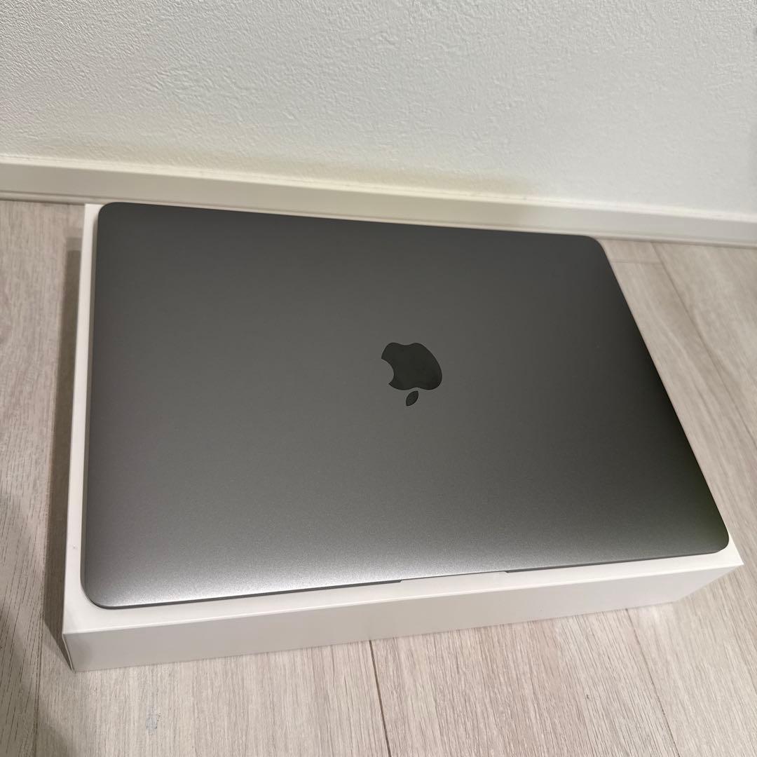 【ほぼ新品】MacBook Air スペースグレイM1 8GB256 充放電5回