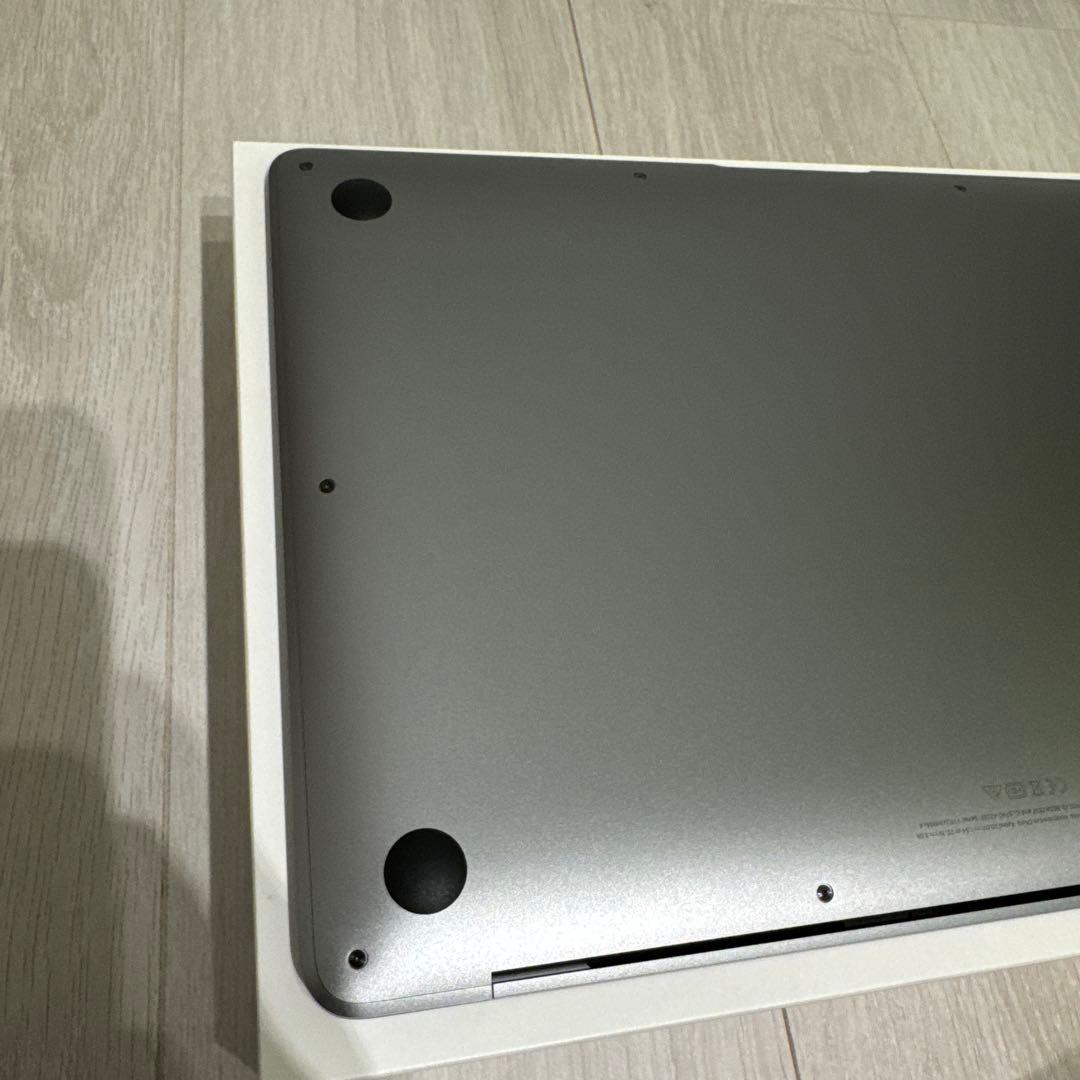 【ほぼ新品】MacBook Air スペースグレイM1 8GB256 充放電5回