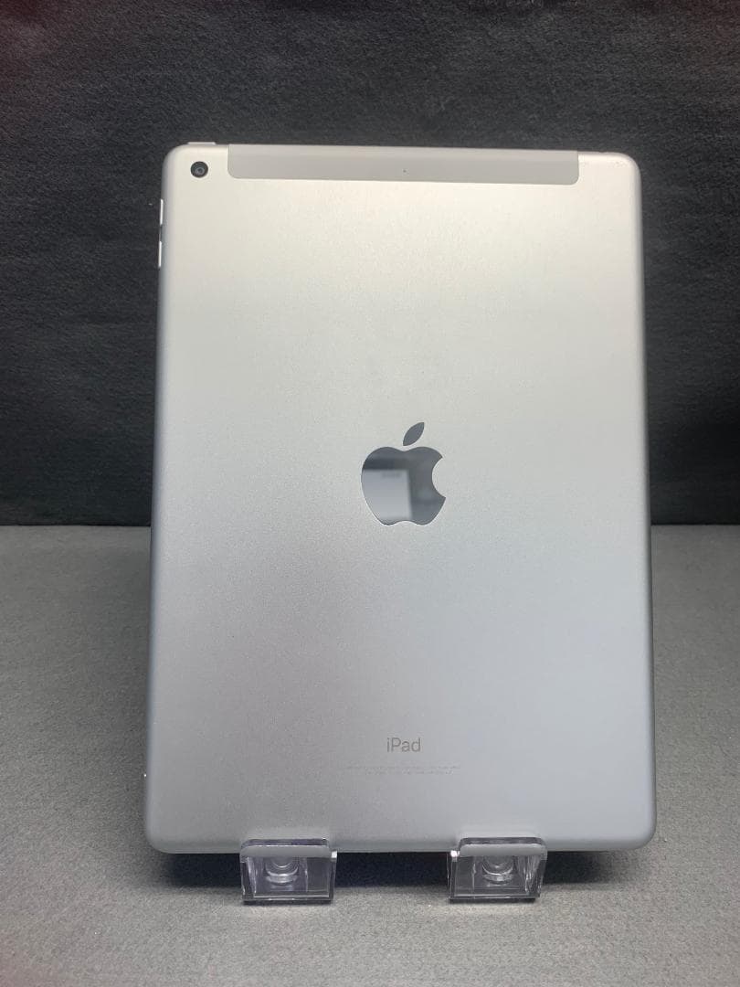 超美品 iPad 第5世代 32GB Cellular版 シルバー色