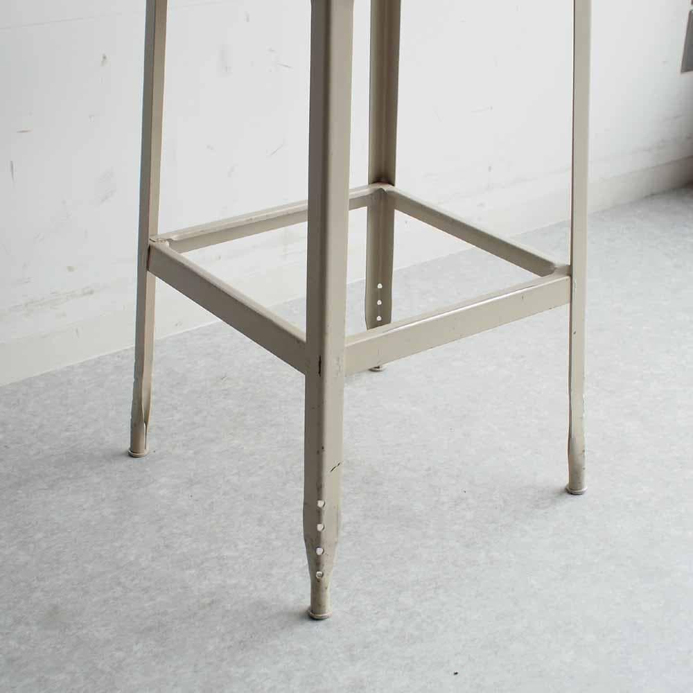 USヴィンテージ リオン/LYON スツール ZR24380