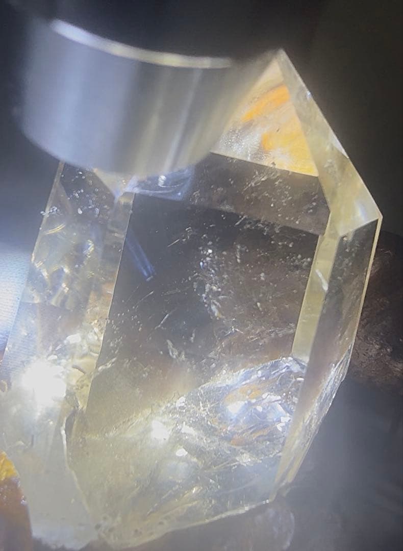 流木台座付き シトリンポイント（天然水晶 加熱処理） Amulet