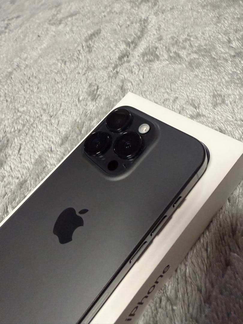 【極美品】iPhone15Pro 256GB ブラックチタニウム
