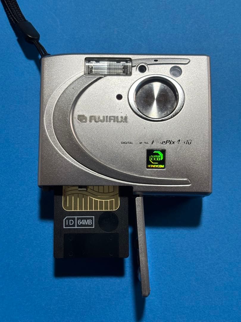 富士フイルム デジタルカメラ　FinePix4500 メモリカード付き