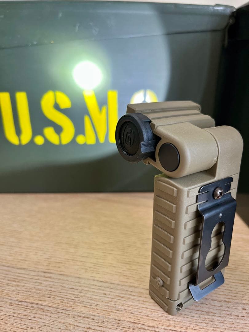 米軍放出品 デッドストック 新型STREAMLIGHT LED4色 懐中電灯1台