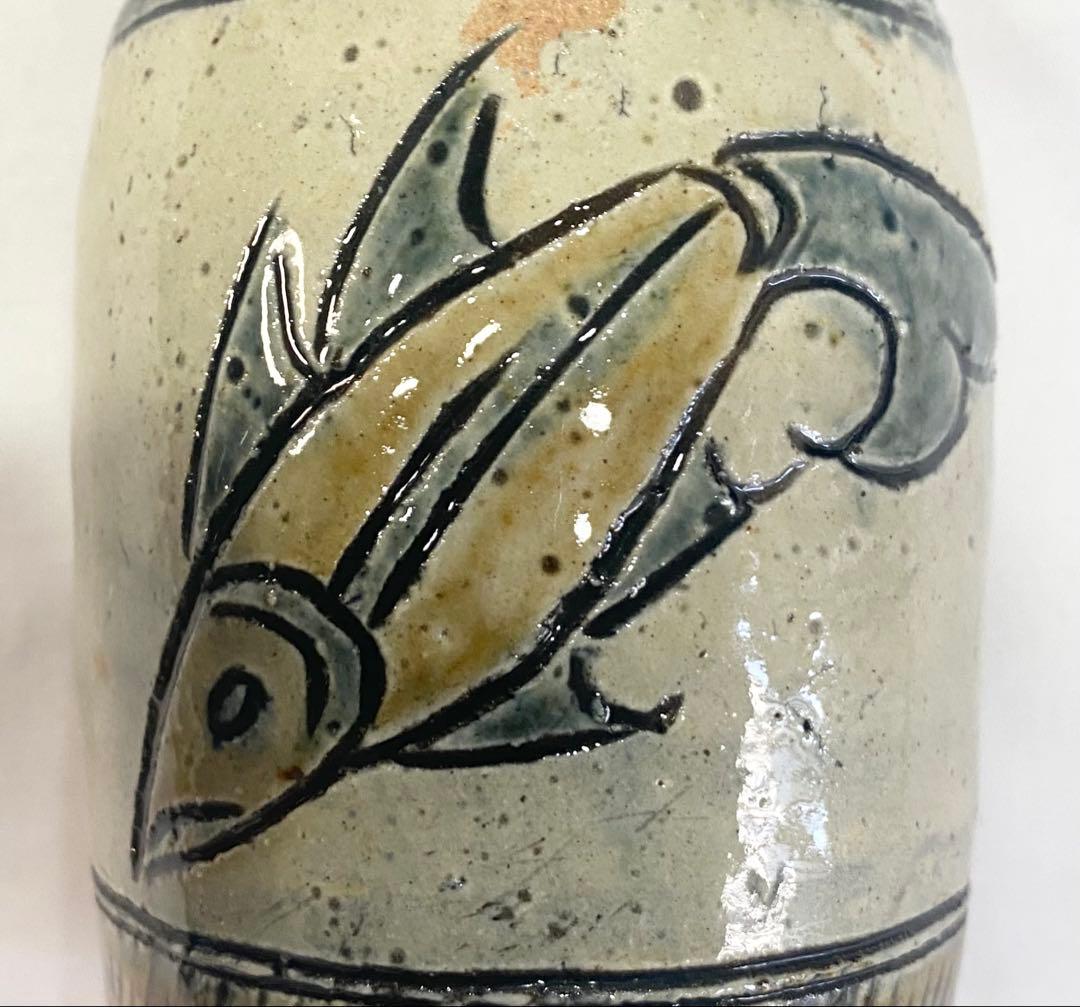 沖縄　壺屋　人間国宝　金城次郎　レトロな　“魚文徳利“