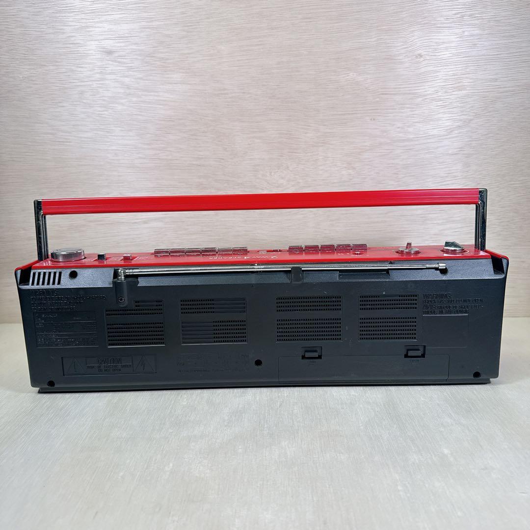 SHARP QT-Y2 赤 ラジカセ ダブルカセット 通電・ラジオ OK レトロ