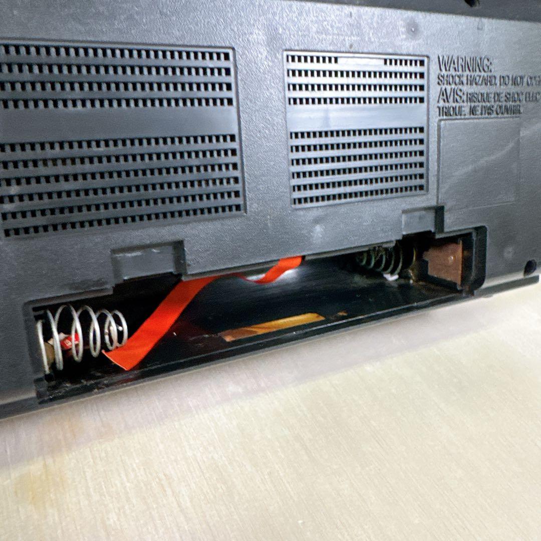 SHARP QT-Y2 赤 ラジカセ ダブルカセット 通電・ラジオ OK レトロ