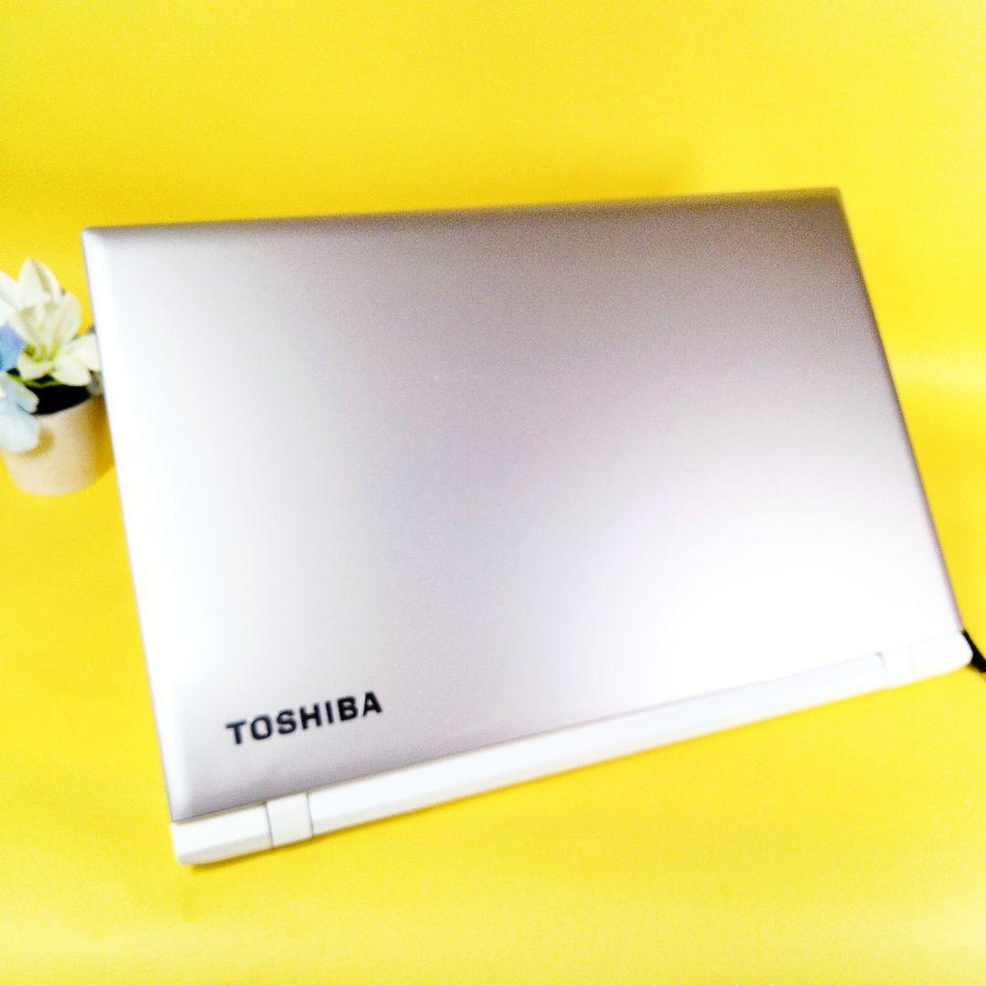 すぐ使える♪薄型✨サテンゴールドノートパソコン カメラ付き　初心者におすすめ✨