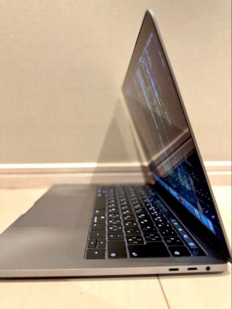 MacBook本体 MacBook pro 2019 13-inch 4 Thunderbolt 3