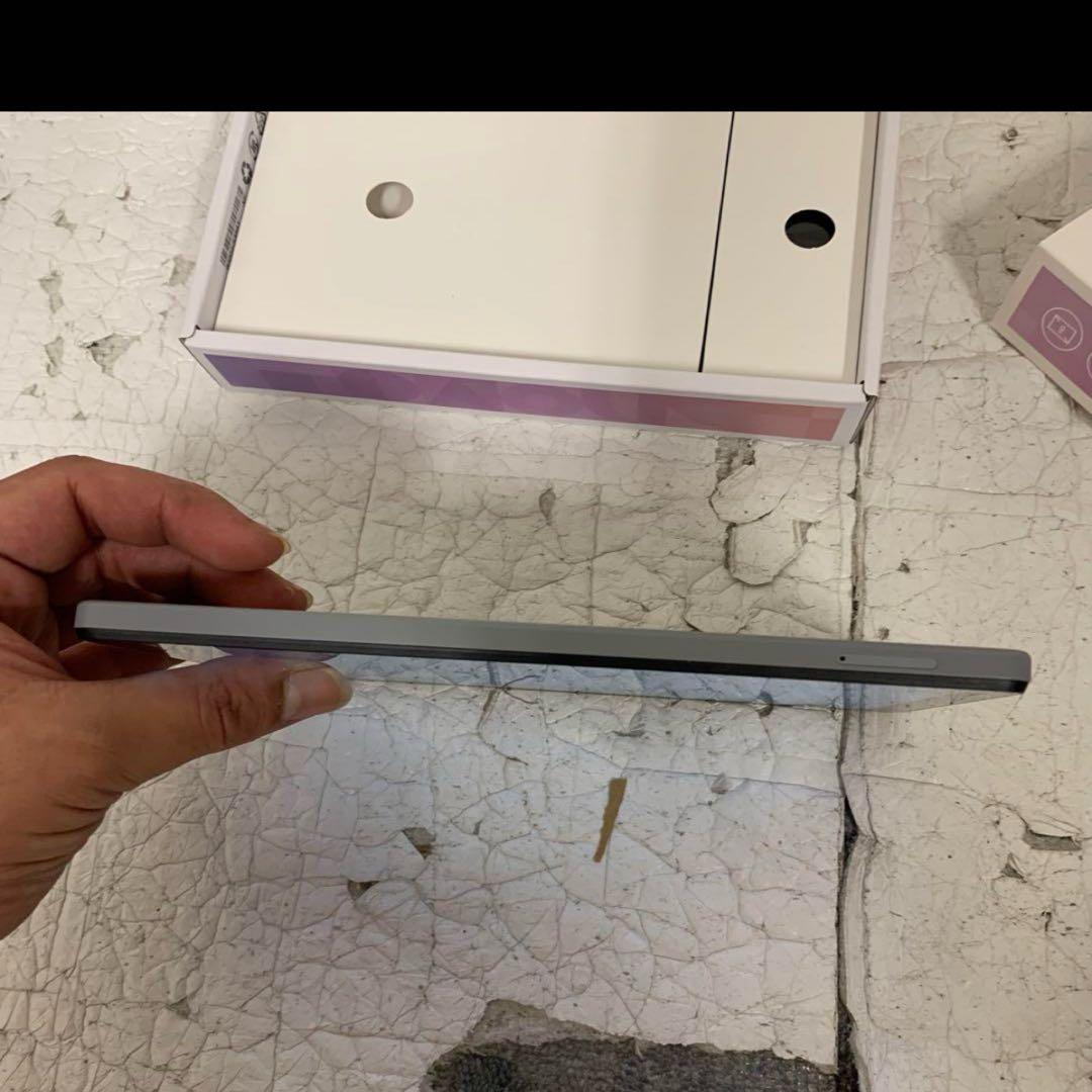 美品 Lenovo Tab M8 ( 4th Gen ) TB300FU