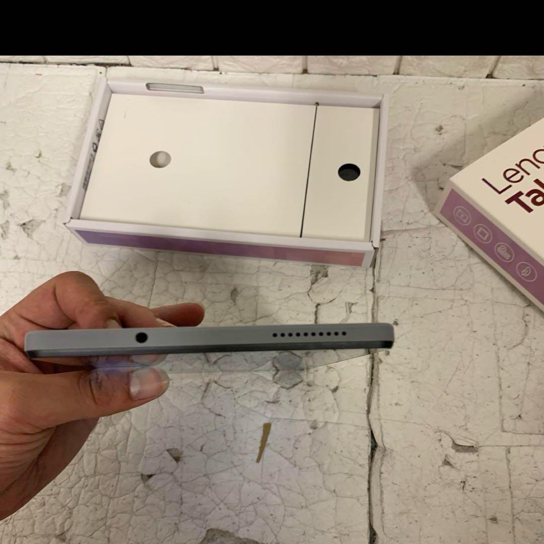 美品 Lenovo Tab M8 ( 4th Gen ) TB300FU