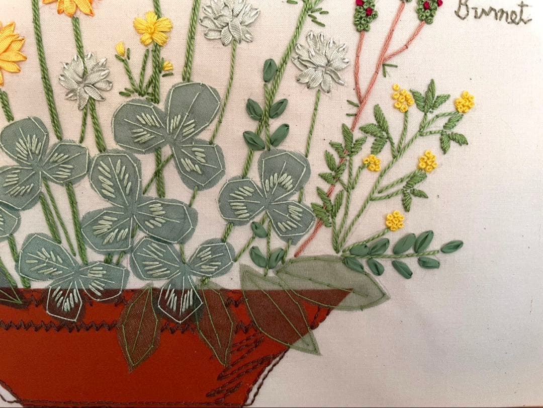 青木和子　刺繍　完成品　「種を蒔いて、芽が出て、花が咲くまで」