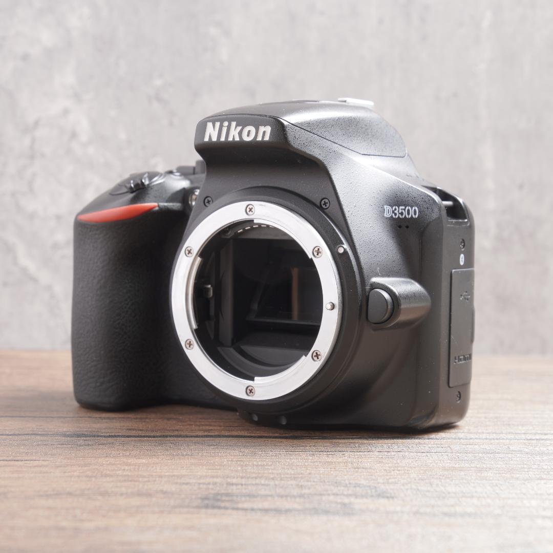 ✨美品一眼レフ✨Wi-Fi搭載✨初心者にオススメ✨Nikon D3500　851