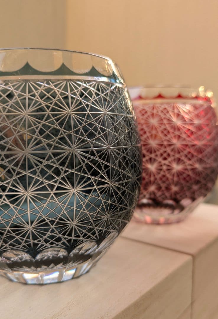 切子カットガラスの青赤球形グラス ペア 菊つなぎ 箱入り