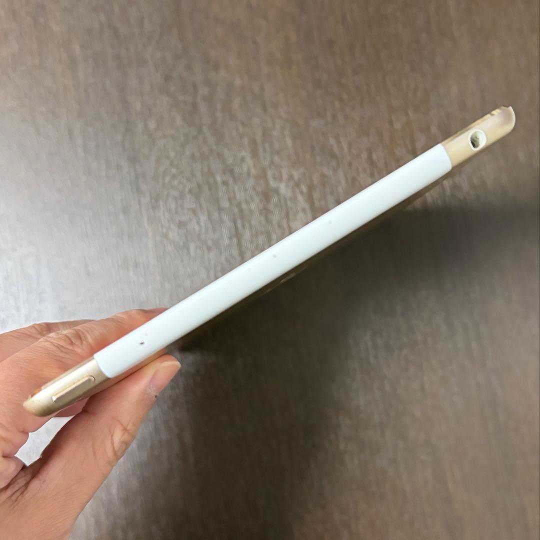 iPad mini4 セルラーモデル　ゴールド　SIMフリー