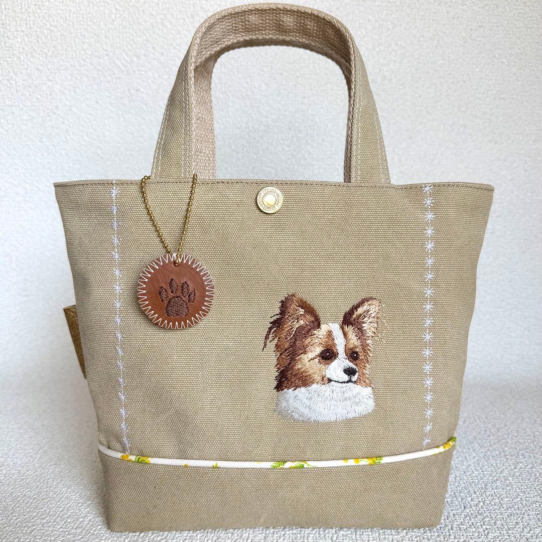 【ハンドメイド】パピヨン刺繍のビンテージ帆布トートバッグ（ミモザ)本革チャーム付
