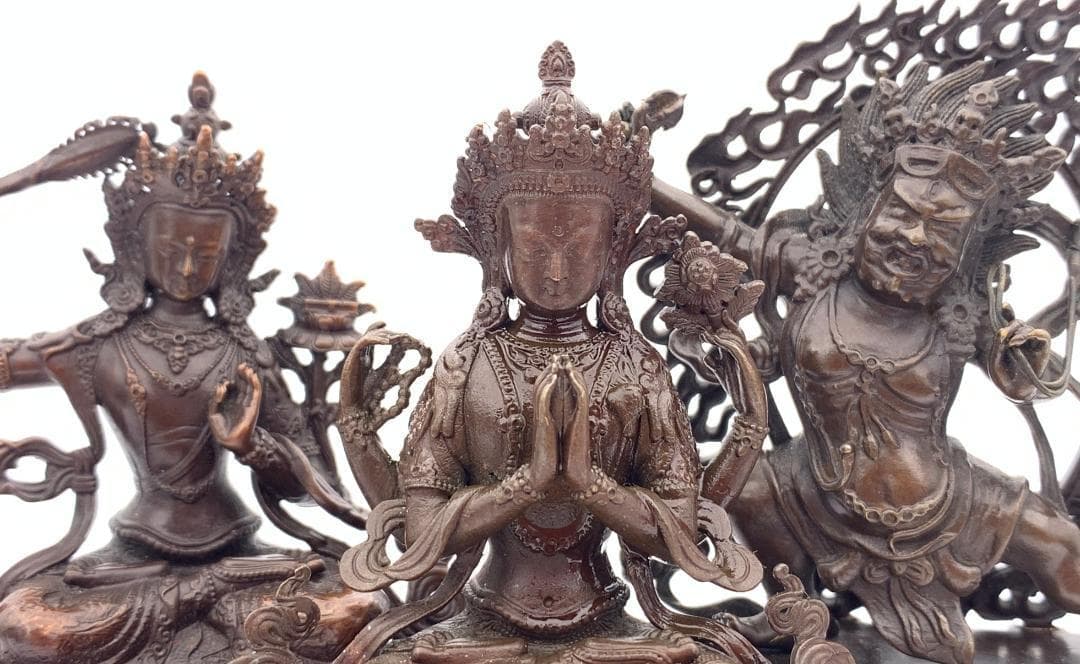 三明佛（観音菩薩像・文殊菩薩・ヴァジュラ・パーニ）