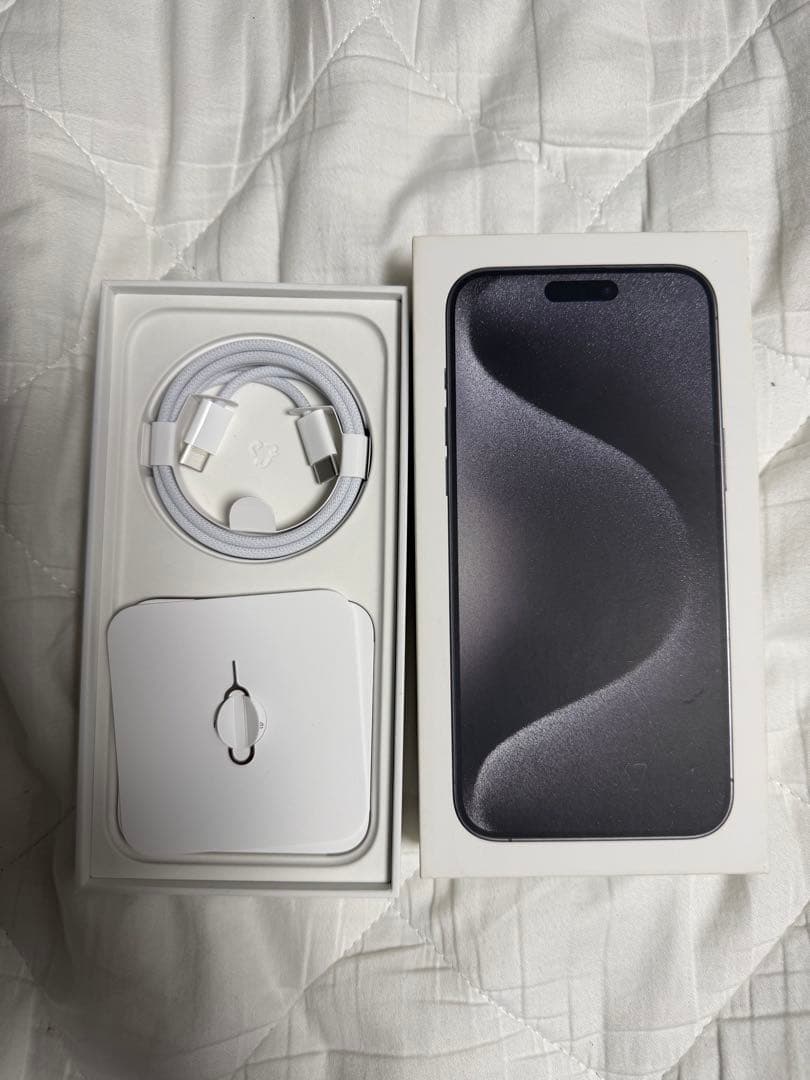 早いもの勝ち　iPhone 15promax 512GB SIMフリー　液晶に線