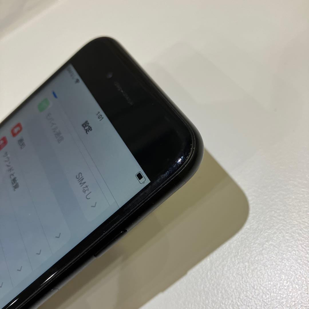 iPhone7 本体　ブラック　スマホ　Apple