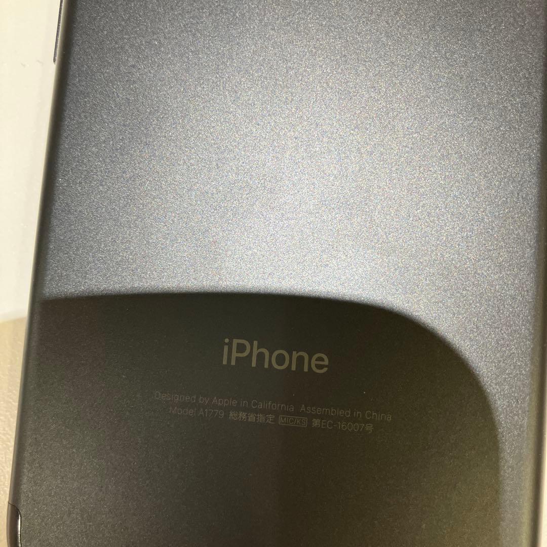 iPhone7 本体　ブラック　スマホ　Apple
