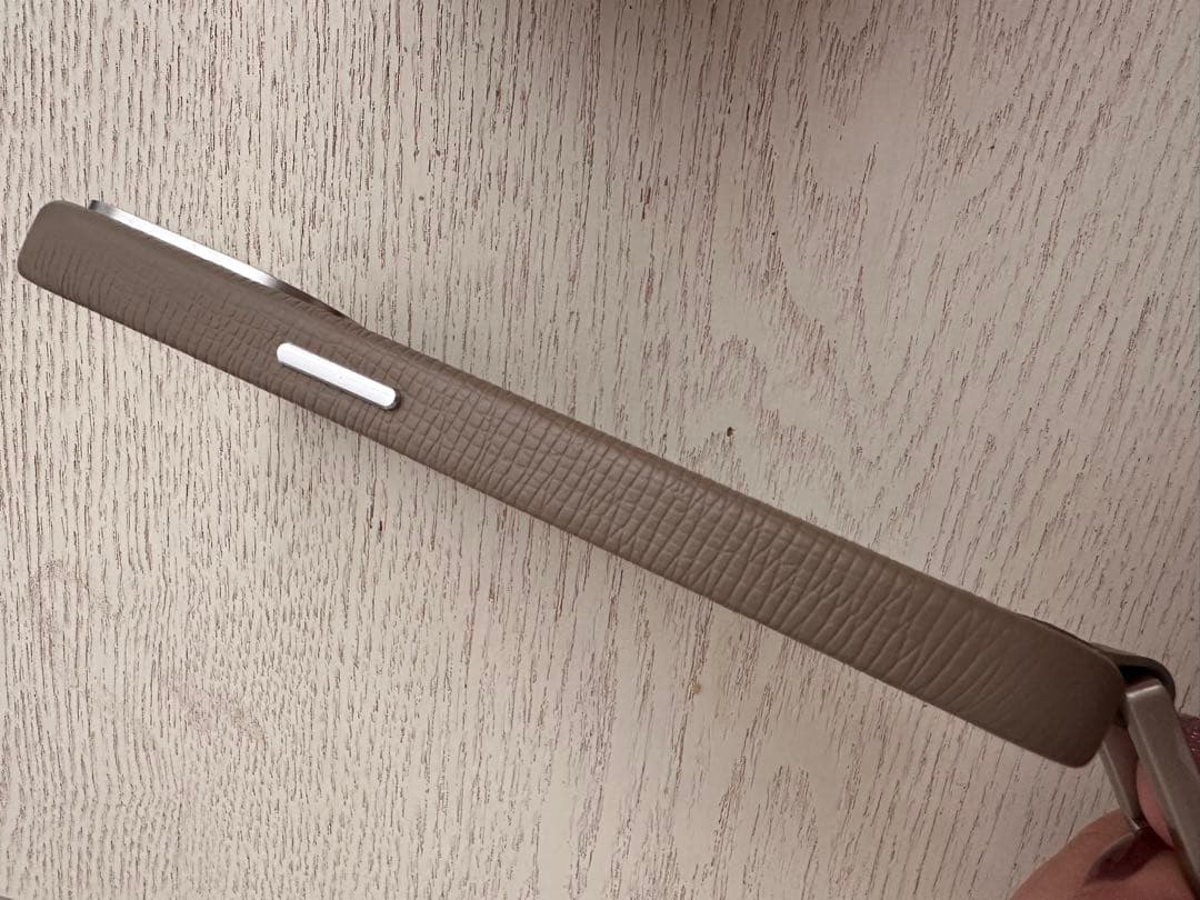 objects.io iPhone14Pro カラビナ付き