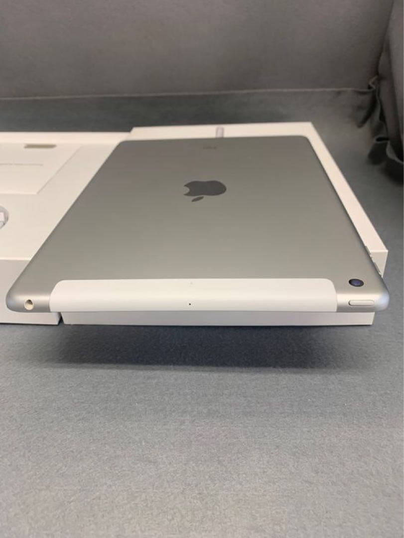 美品　SIMフリー iPad 第6世代 32GB Wi-Fi+Cellular版