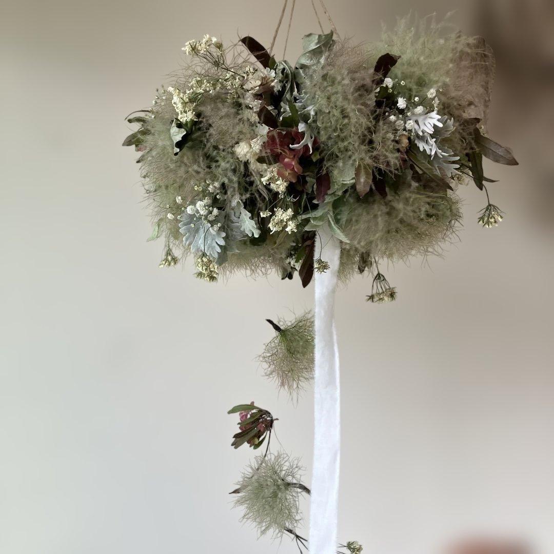 スモークツリー とドドナエアのシックなフライングリース　貝細工　スターチス