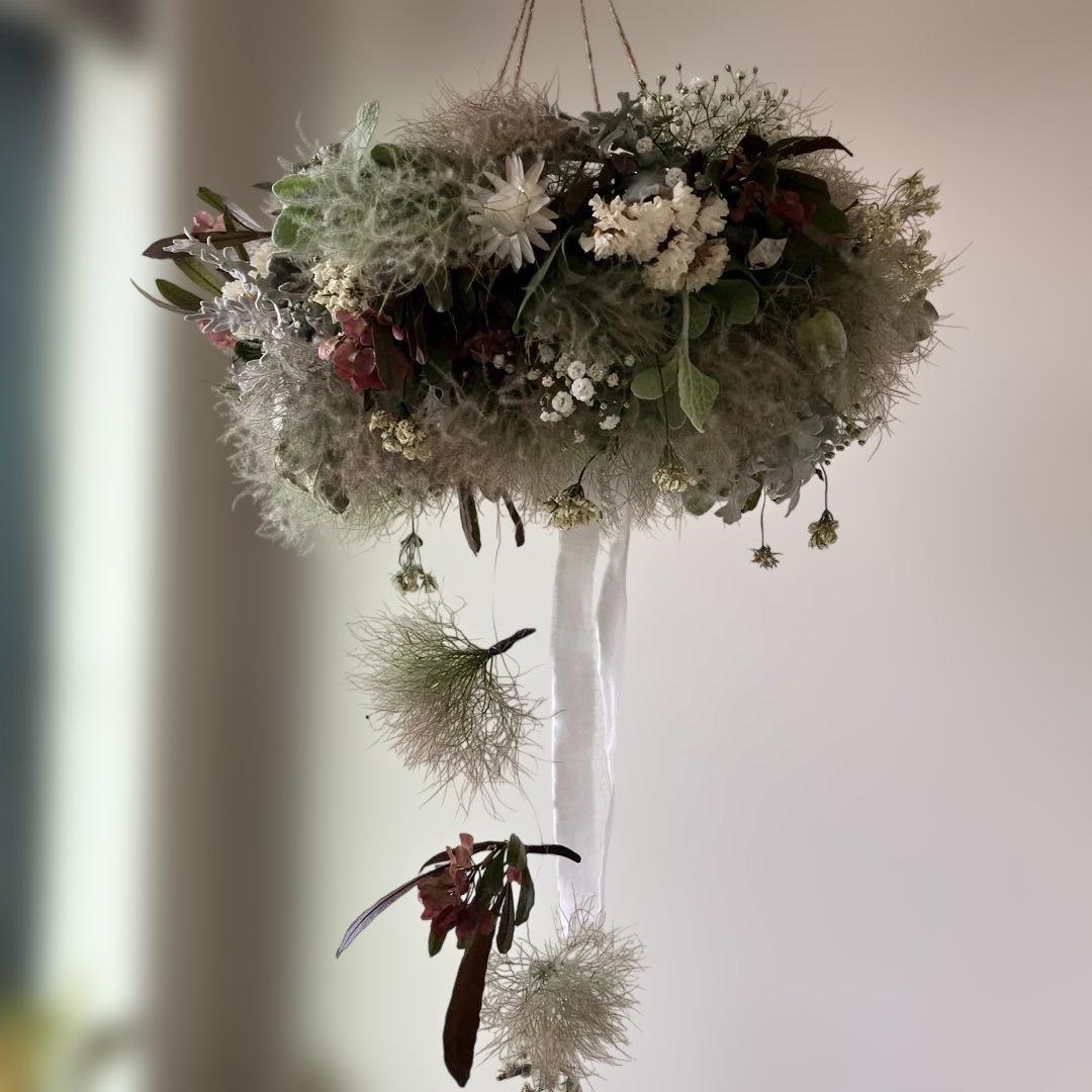 スモークツリー とドドナエアのシックなフライングリース　貝細工　スターチス