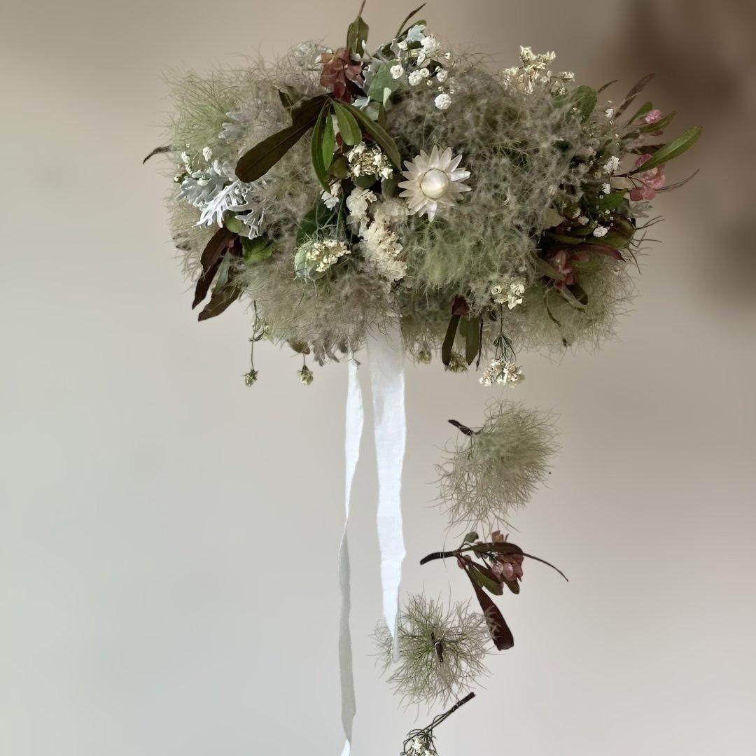 スモークツリー とドドナエアのシックなフライングリース　貝細工　スターチス