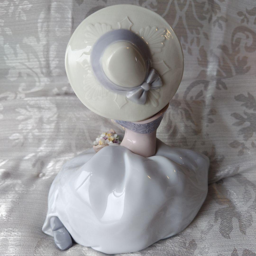 美品箱付き　リヤドロ 　バニーキッス