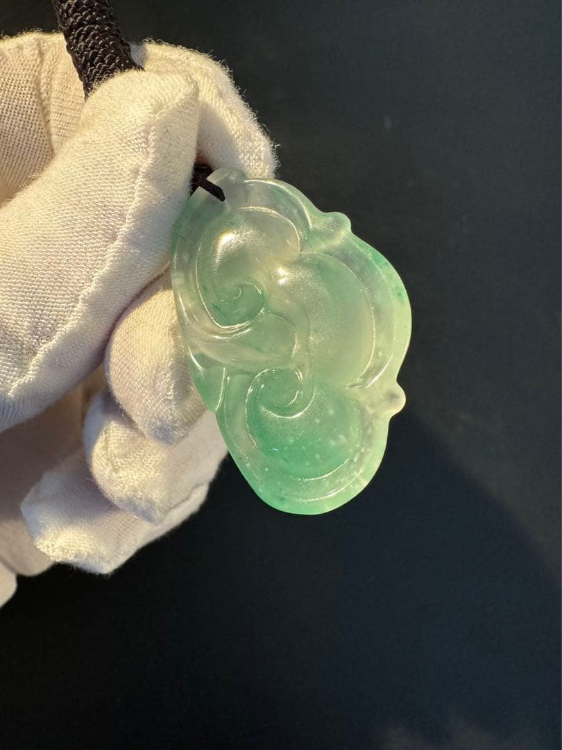 天然石翡翠 ネックレストップ