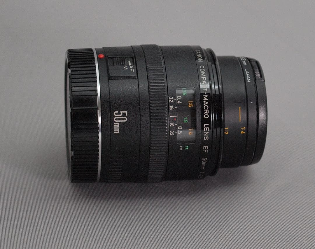 Canon EF 50mm f/2.5 Compact Macro レンズ