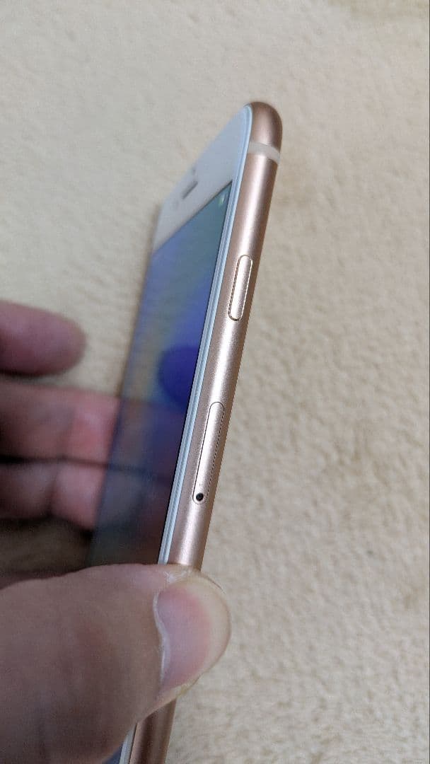 S*r様 Apple iPhone 8 ゴールド 本体