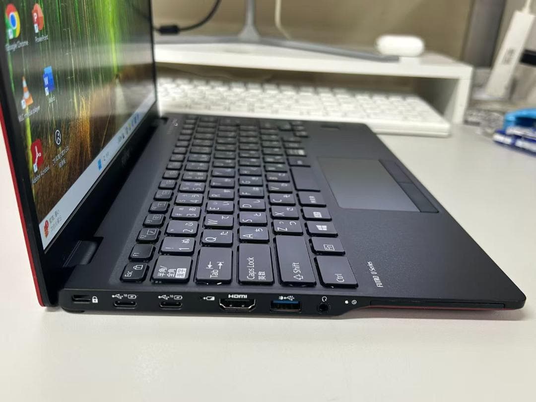 超軽量840g 富士通 LIFEBOOK U9311/M 超美品 オフィスあり