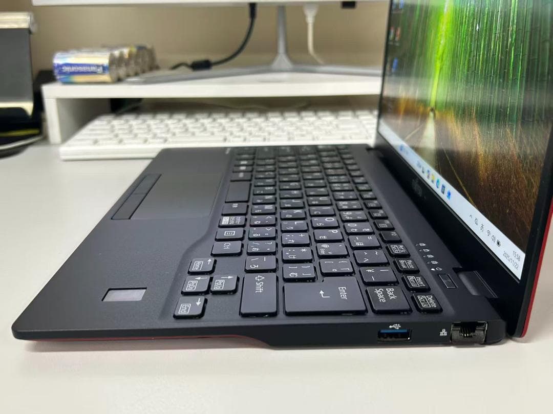超軽量840g 富士通 LIFEBOOK U9311/M 超美品 オフィスあり