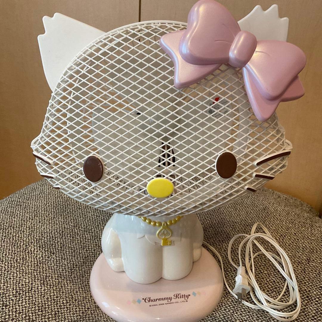 し*❌様 チャーミーキティ　扇風機　ピンク　06年製　羽根18㎝　風:強弱　首振