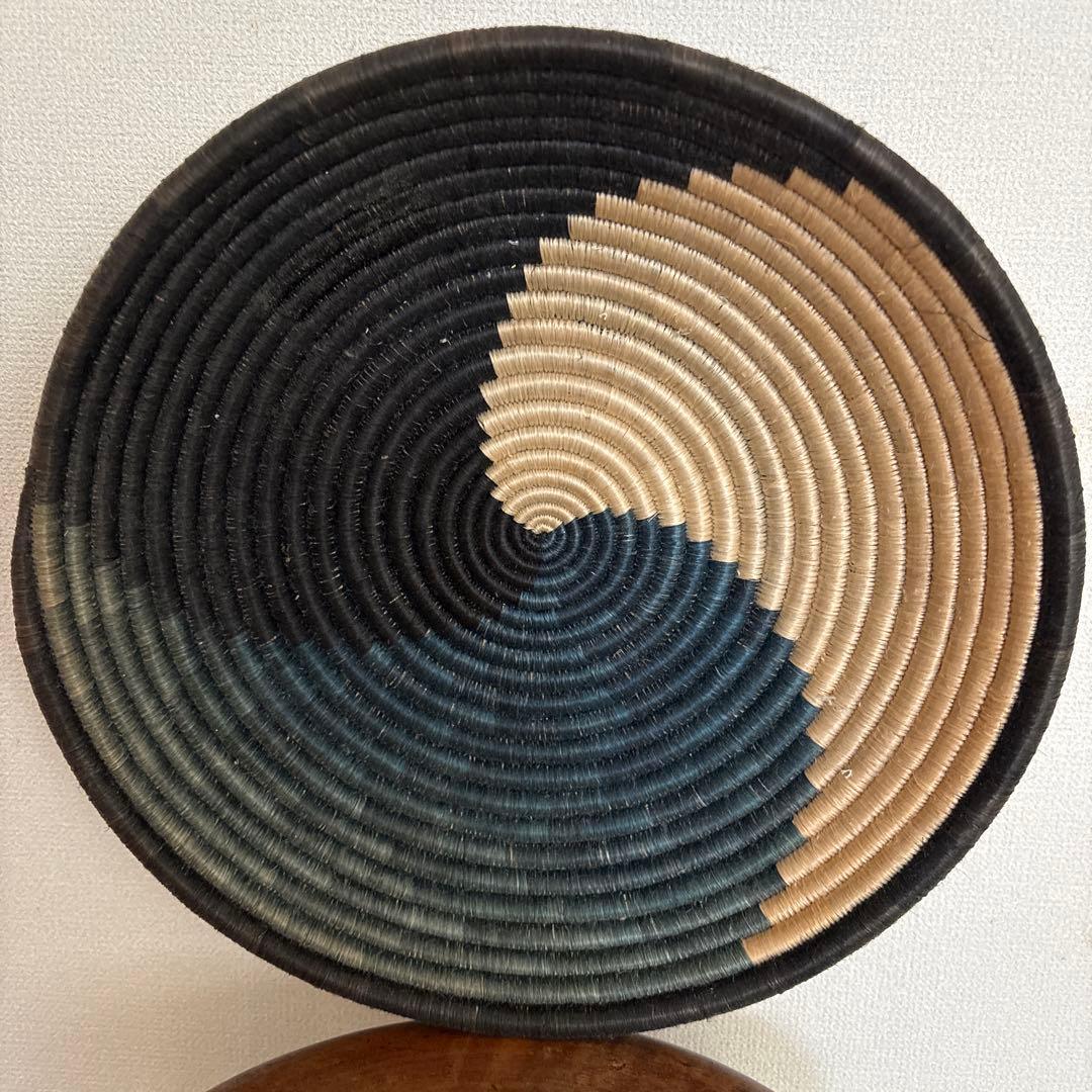 円形バスケット 黒 青 ベージュ