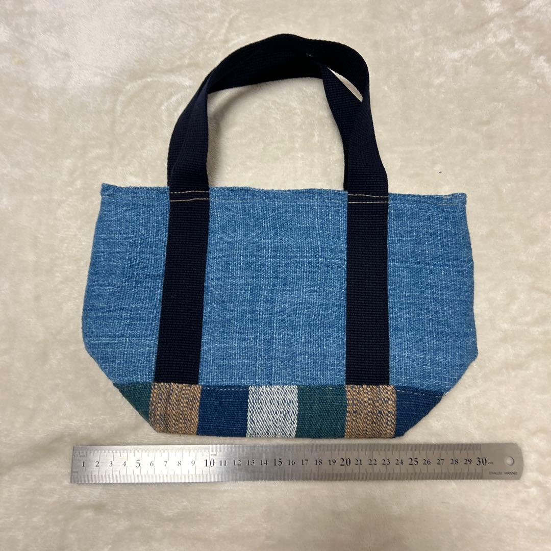 ラオス製 ハンドメイド 青 布製 ハンドバッグ 円形模様の刺繍