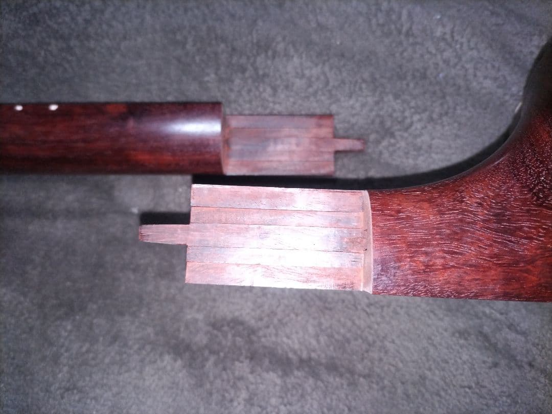 三味線本体 （紅木）角サワリ付き