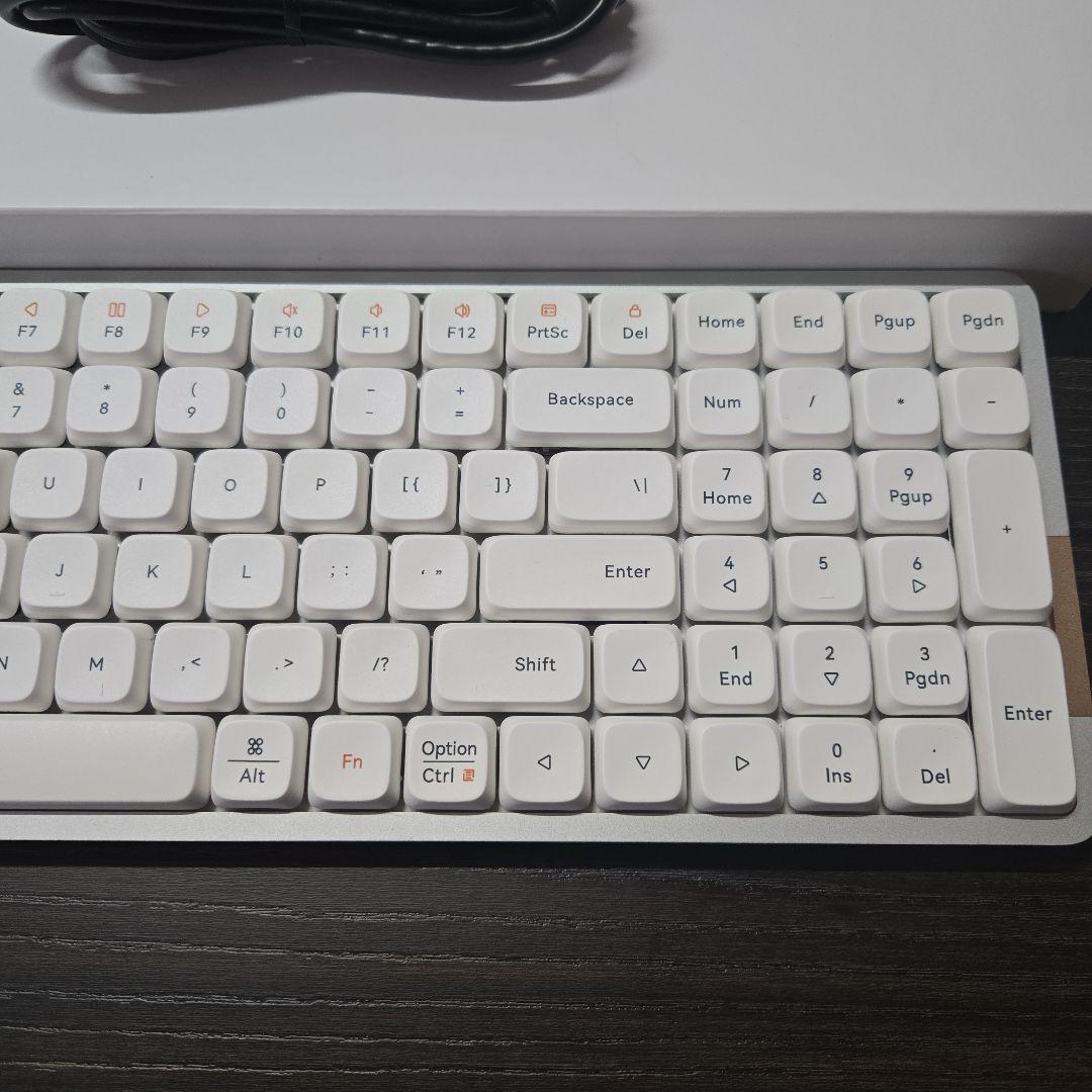 lofree　flow　100 キーボード　ロープロファイル　他キーキャップ付き