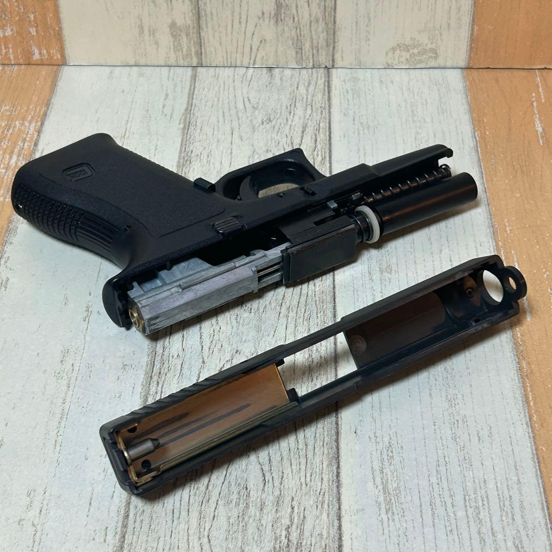 【MGC製】GLOCK 19 ガスブロ　スペアマガジン付き　樹脂製