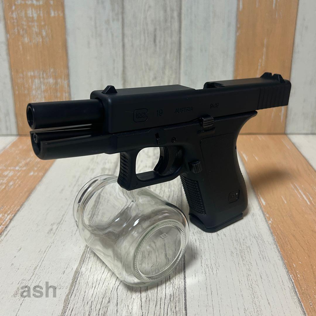 【MGC製】GLOCK 19 ガスブロ　スペアマガジン付き　樹脂製