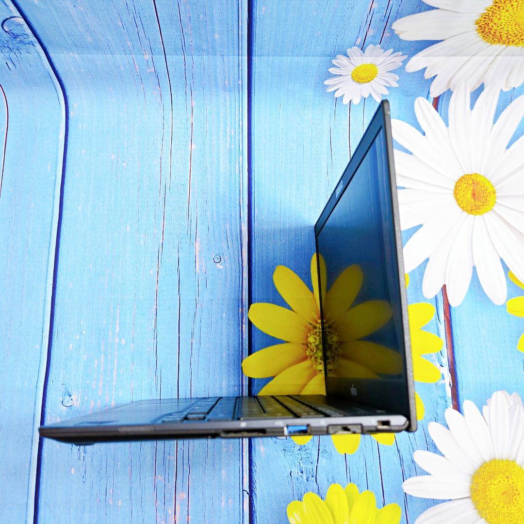 美品✨極薄軽量✨人気ノートPC✨Windows11✨すぐ使える✨富士通