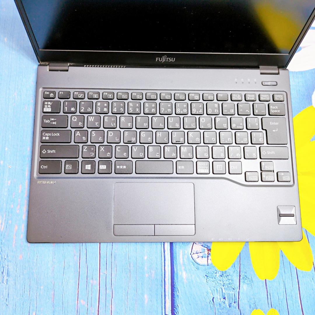 美品✨極薄軽量✨人気ノートPC✨Windows11✨すぐ使える✨富士通